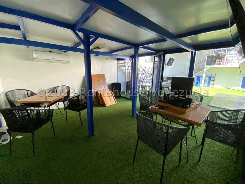 Comercial (Local Comercial) en Venta en Parroquia Juan de Villegas, Lara - 24