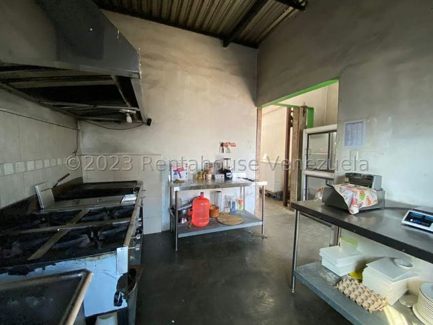 Comercial (Local Comercial) en Venta en Parroquia Juan de Villegas, Lara - 37