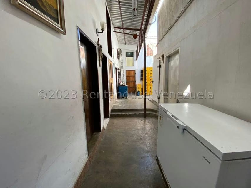 Comercial (Local Comercial) en Venta en Parroquia Juan de Villegas, Lara - 39