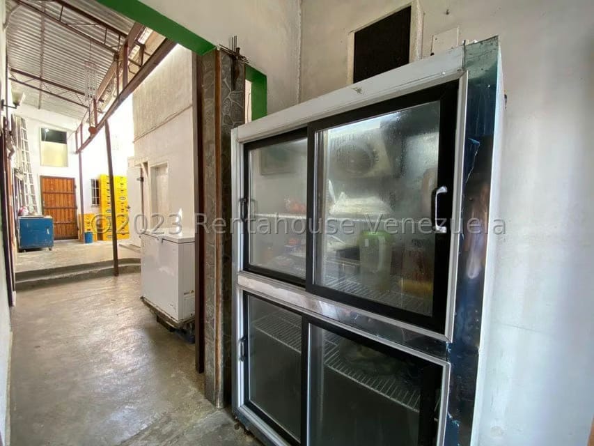 Comercial (Local Comercial) en Venta en Parroquia Juan de Villegas, Lara - 40