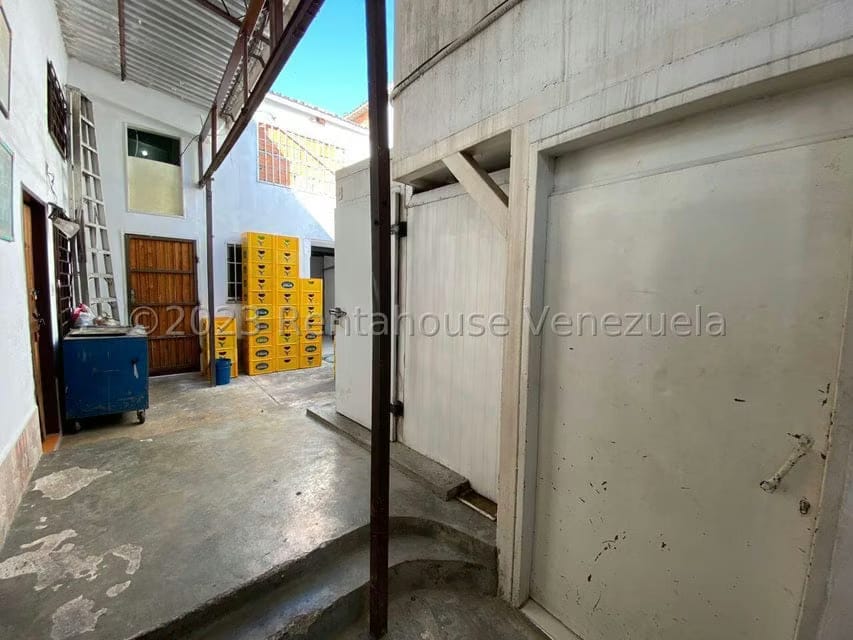 Comercial (Local Comercial) en Venta en Parroquia Juan de Villegas, Lara - 41