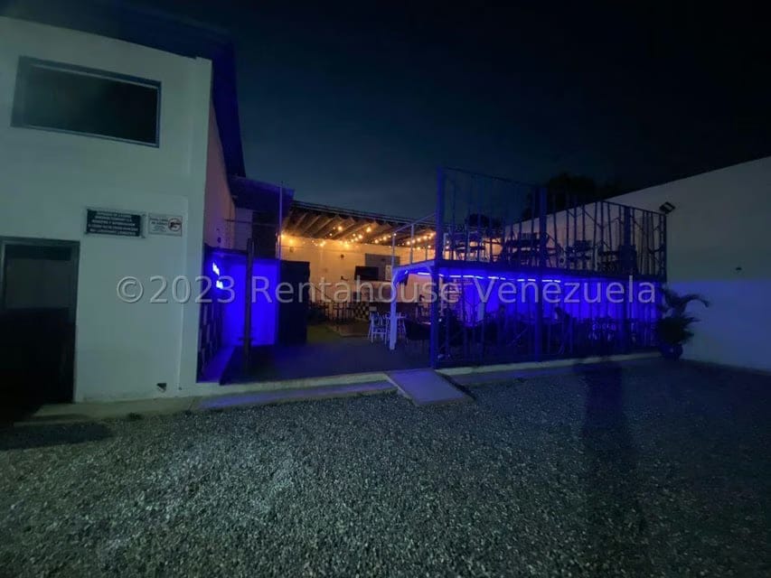 Comercial (Local Comercial) en Venta en Parroquia Juan de Villegas, Lara - 52