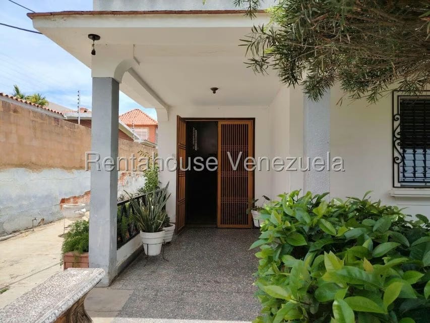Casa (Duplex) en Venta en Tierra Negra, Zulia - 2