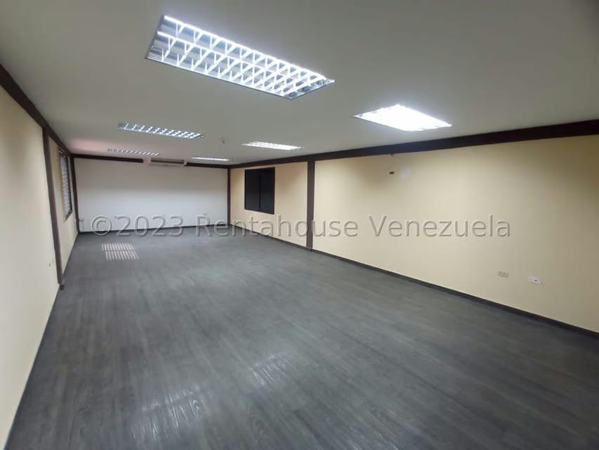 Comercial (Local Comercial) en Venta en Zona Industrial 2, Lara - 12