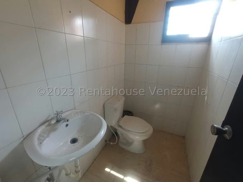 Comercial (Local Comercial) en Venta en Zona Industrial 2, Lara - 14