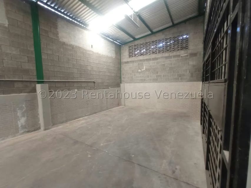 Comercial (Local Comercial) en Venta en Zona Industrial 2, Lara - 21