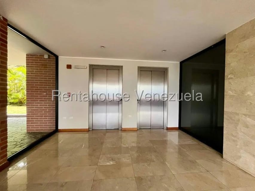 Apartamento (1 Nivel) en Venta en Solar del Hatillo, Distrito Metropolitano - 25