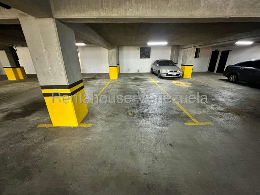 Apartamento (1 Nivel) en Venta en Solar del Hatillo, Distrito Metropolitano - 32