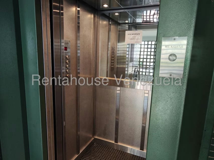 Apartamento (1 Nivel) en Venta en Las Palmas, Distrito Metropolitano - 12