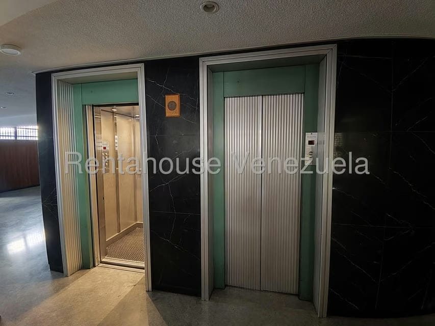 Apartamento (1 Nivel) en Venta en Las Palmas, Distrito Metropolitano - 13