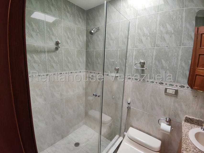 Apartamento (1 Nivel) en Venta en Las Palmas, Distrito Metropolitano - 19