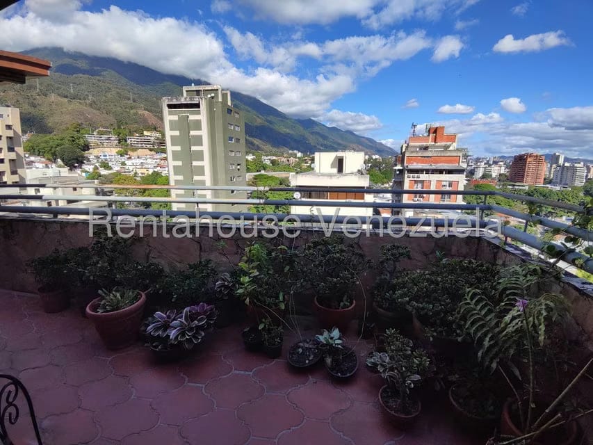 Apartamento (1 Nivel) en Venta en Las Palmas, Distrito Metropolitano - 28