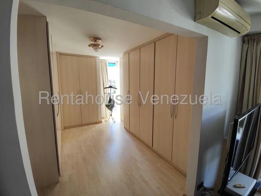 Apartamento (1 Nivel) en Venta en Las Palmas, Distrito Metropolitano - 35