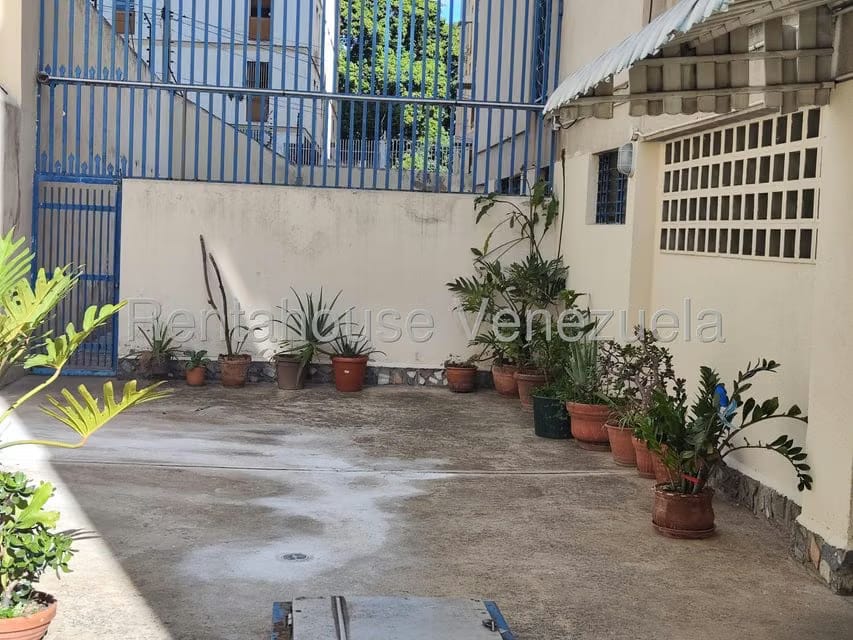Apartamento (1 Nivel) en Venta en Las Palmas, Distrito Metropolitano - 38