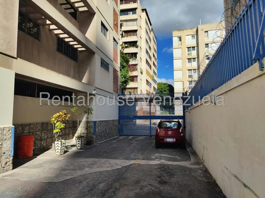 Apartamento (1 Nivel) en Venta en Las Palmas, Distrito Metropolitano - 39