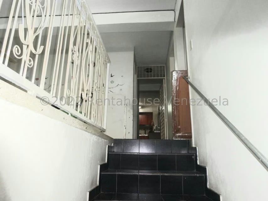 Apartamento (1 Nivel) en Venta en Catia, Distrito Metropolitano - 4