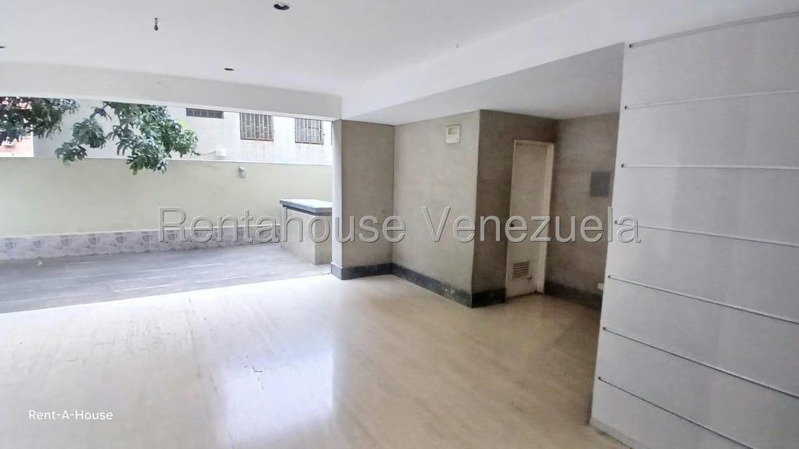 Apartamento (1 Nivel) en Venta en La Florida, Distrito Metropolitano - 16