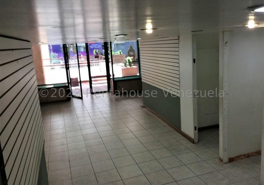 Comercial (Local Comercial) en Alquiler en Prados del Este, Distrito Metropolitano - 8