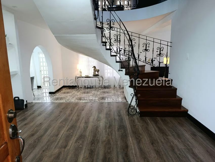 Casa (Multipes Niveles) en Venta en El Amarillo, Miranda - 11