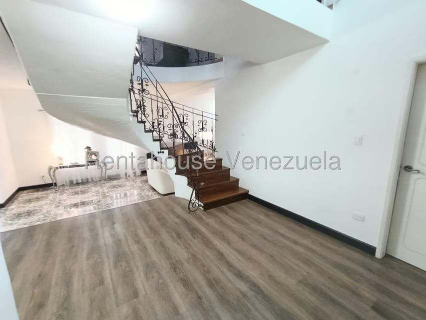 Casa (Multipes Niveles) en Venta en El Amarillo, Miranda - 13