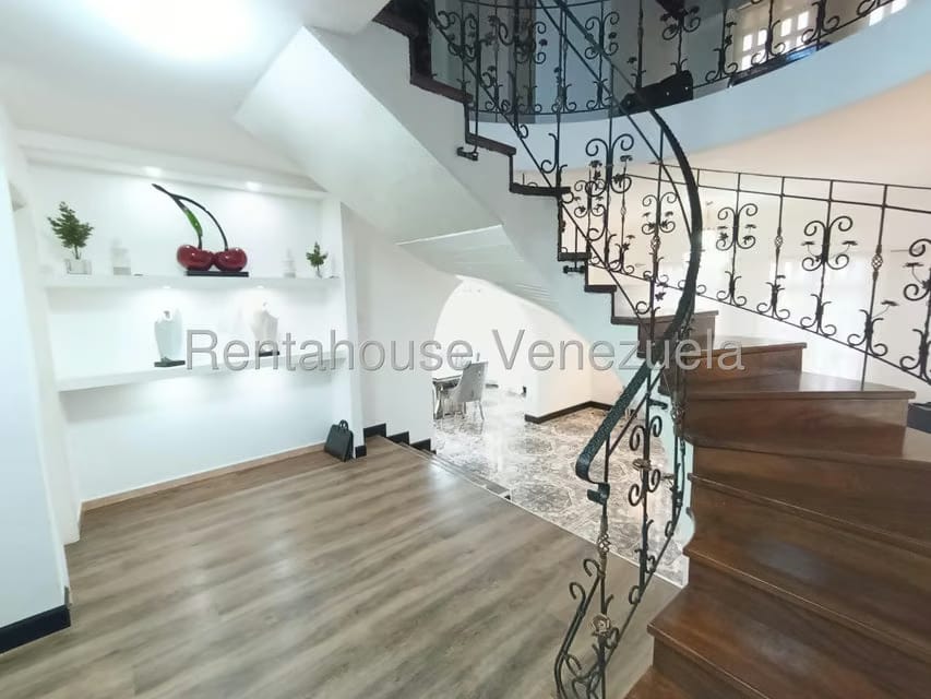 Casa (Multipes Niveles) en Venta en El Amarillo, Miranda - 14