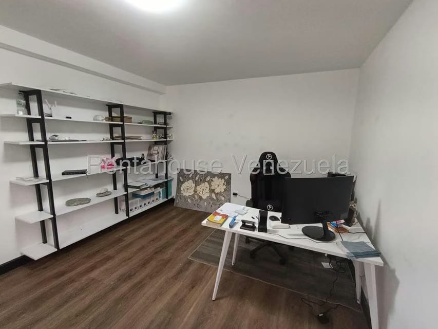 Casa (Multipes Niveles) en Venta en El Amarillo, Miranda - 17