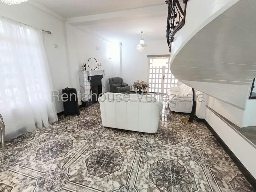 Casa (Multipes Niveles) en Venta en El Amarillo, Miranda - 18