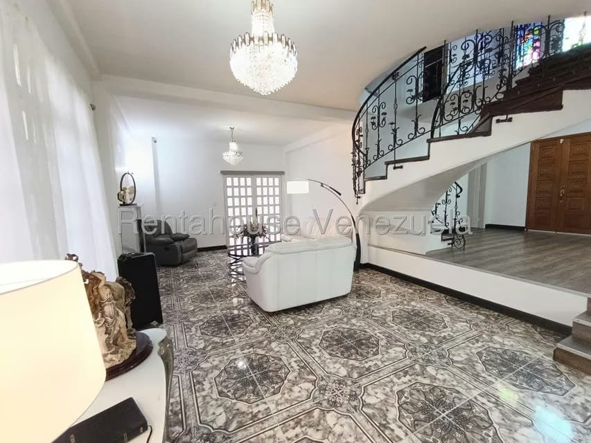 Casa (Multipes Niveles) en Venta en El Amarillo, Miranda - 19