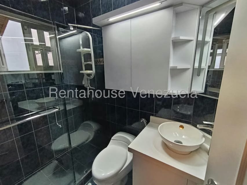 Casa (Multipes Niveles) en Venta en El Amarillo, Miranda - 27