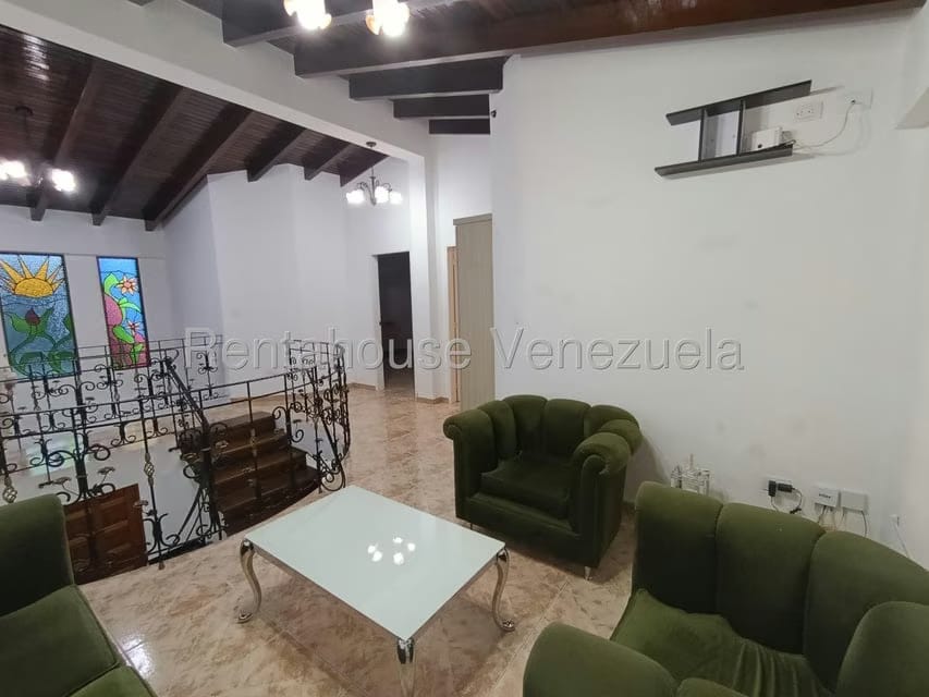 Casa (Multipes Niveles) en Venta en El Amarillo, Miranda - 30