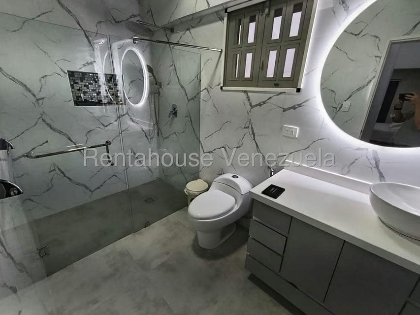 Casa (Multipes Niveles) en Venta en El Amarillo, Miranda - 31