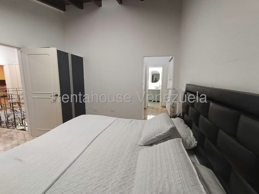 Casa (Multipes Niveles) en Venta en El Amarillo, Miranda - 36