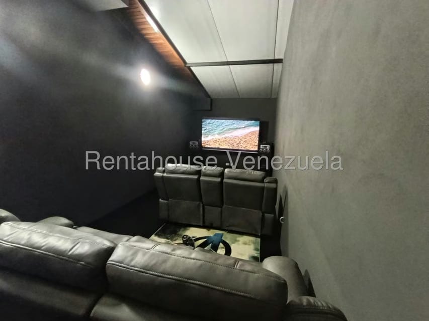 Casa (Multipes Niveles) en Venta en El Amarillo, Miranda - 40