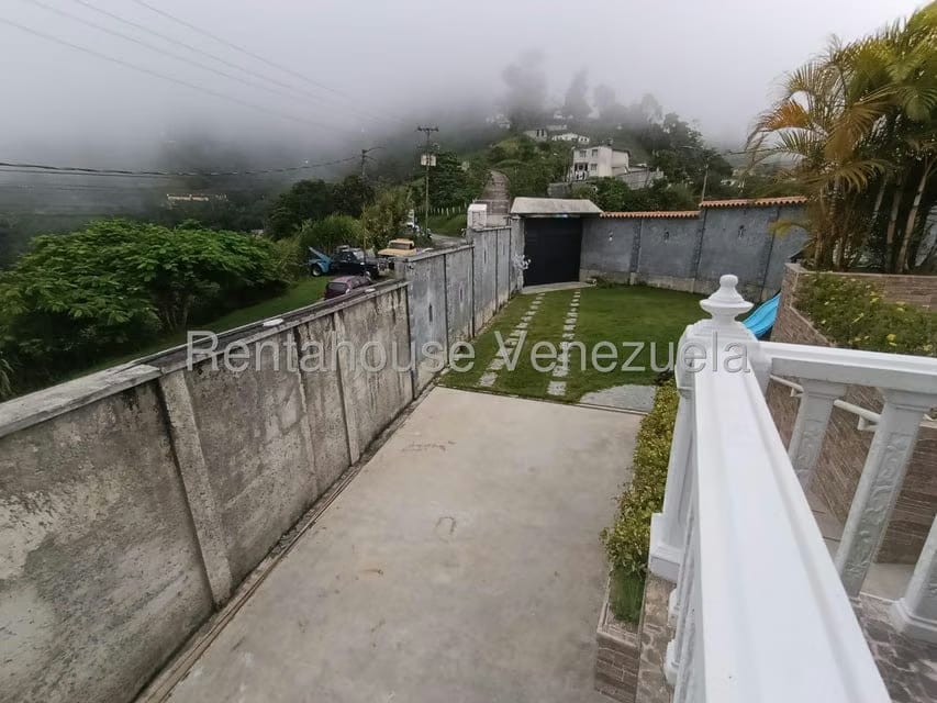 Casa (Multipes Niveles) en Venta en El Amarillo, Miranda - 47