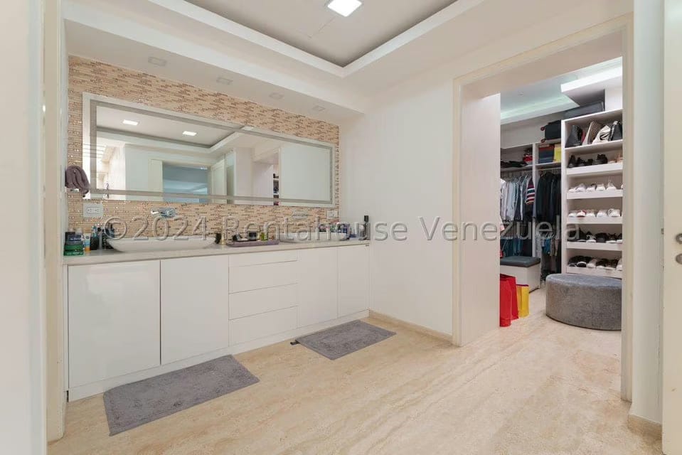 Casa (Duplex) en Venta en La Lagunita Country Club, Distrito Metropolitano - 39