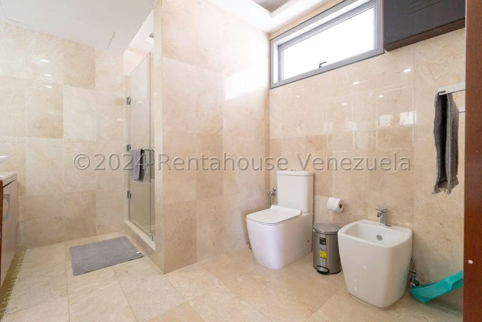 Casa (Duplex) en Venta en La Lagunita Country Club, Distrito Metropolitano - 50