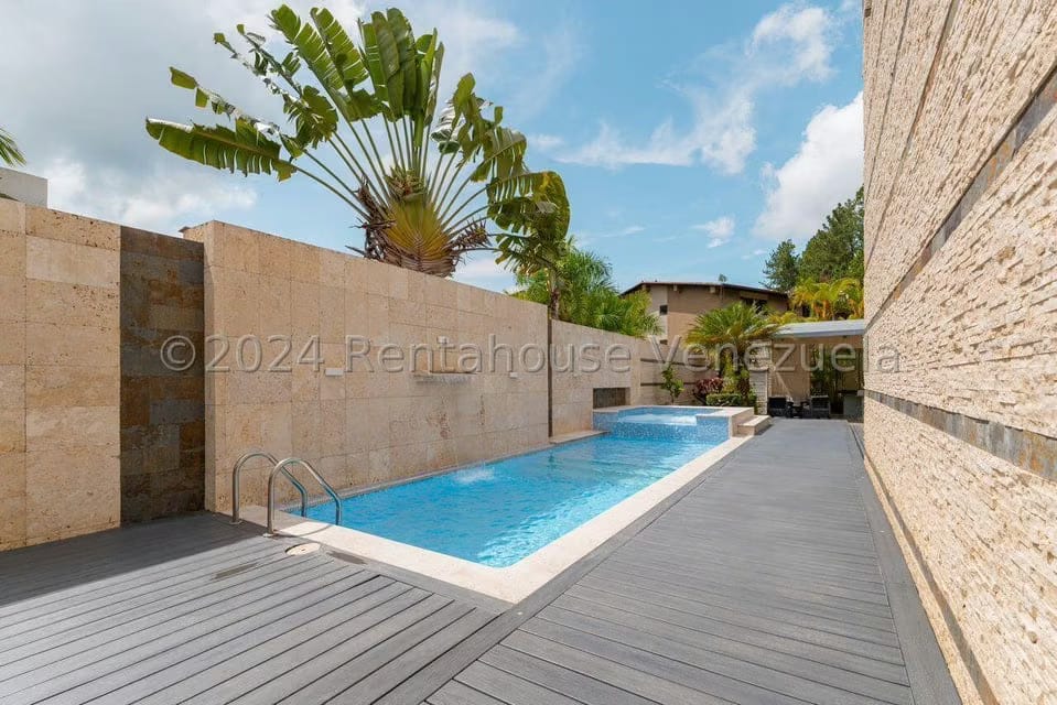 Casa (Duplex) en Venta en La Lagunita Country Club, Distrito Metropolitano - 74