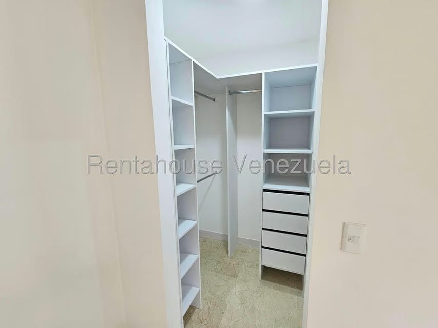 Apartamento (1 Nivel) en Venta en La Boyera, Distrito Metropolitano - 13