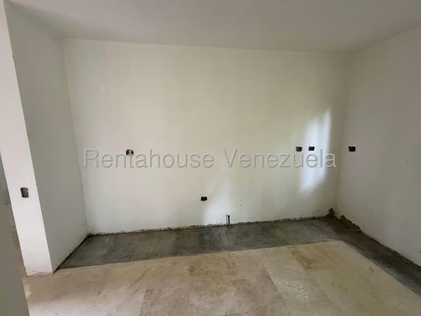 Casa (Duplex) en Venta en Oripoto, Distrito Metropolitano - 13