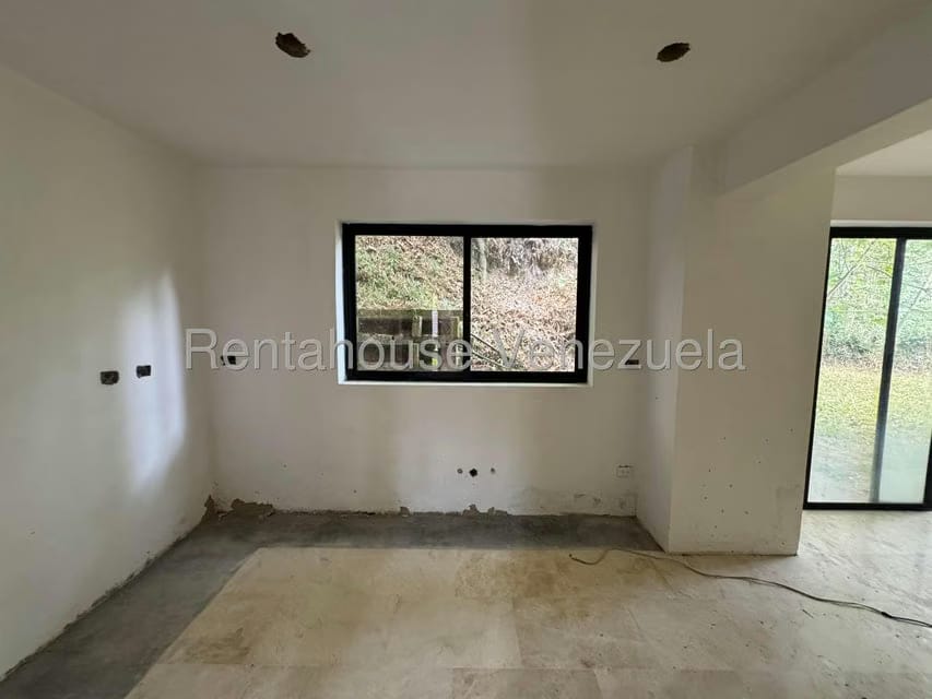 Casa (Duplex) en Venta en Oripoto, Distrito Metropolitano - 14