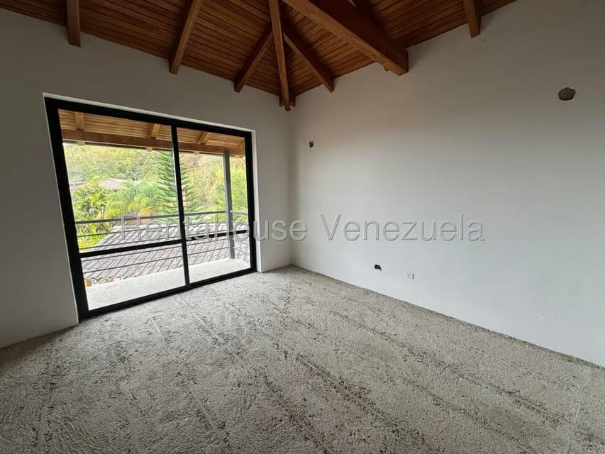 Casa (Duplex) en Venta en Oripoto, Distrito Metropolitano - 32
