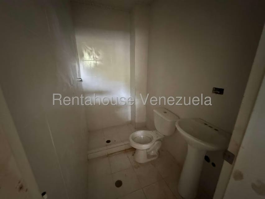 Casa (Duplex) en Venta en Oripoto, Distrito Metropolitano - 9