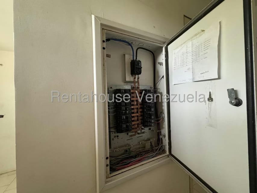 Casa (Duplex) en Venta en Oripoto, Distrito Metropolitano - 10