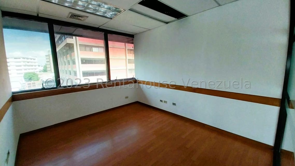Comercial (Oficina) en Alquiler en Los Cortijos de Lourdes, Distrito Metropolitano - 13