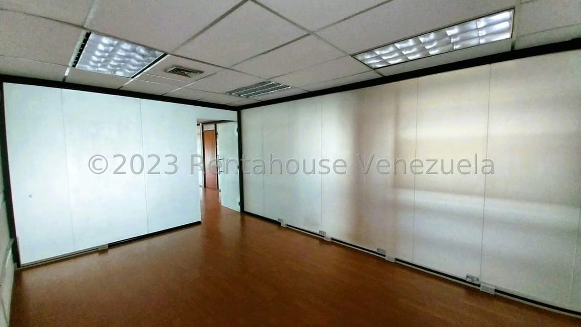 Comercial (Oficina) en Alquiler en Los Cortijos de Lourdes, Distrito Metropolitano - 18