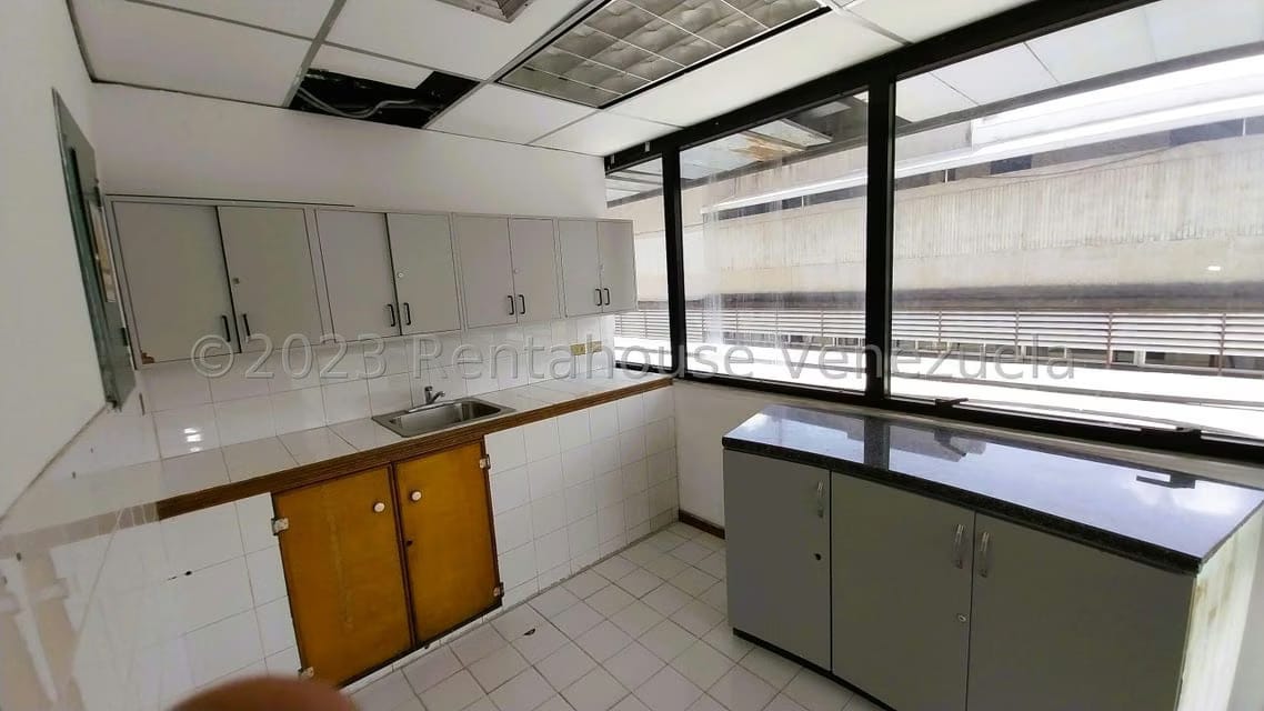 Comercial (Oficina) en Alquiler en Los Cortijos de Lourdes, Distrito Metropolitano - 25