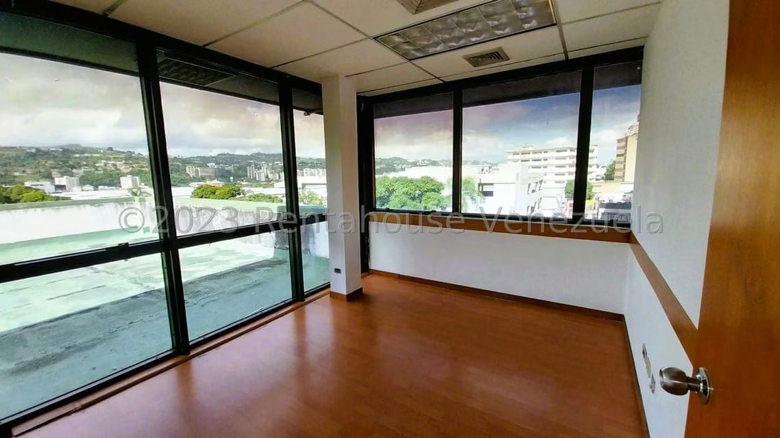 Comercial (Oficina) en Alquiler en Los Cortijos de Lourdes, Distrito Metropolitano - 8