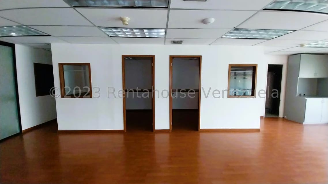 Comercial (Oficina) en Alquiler en Los Cortijos de Lourdes, Distrito Metropolitano - 10