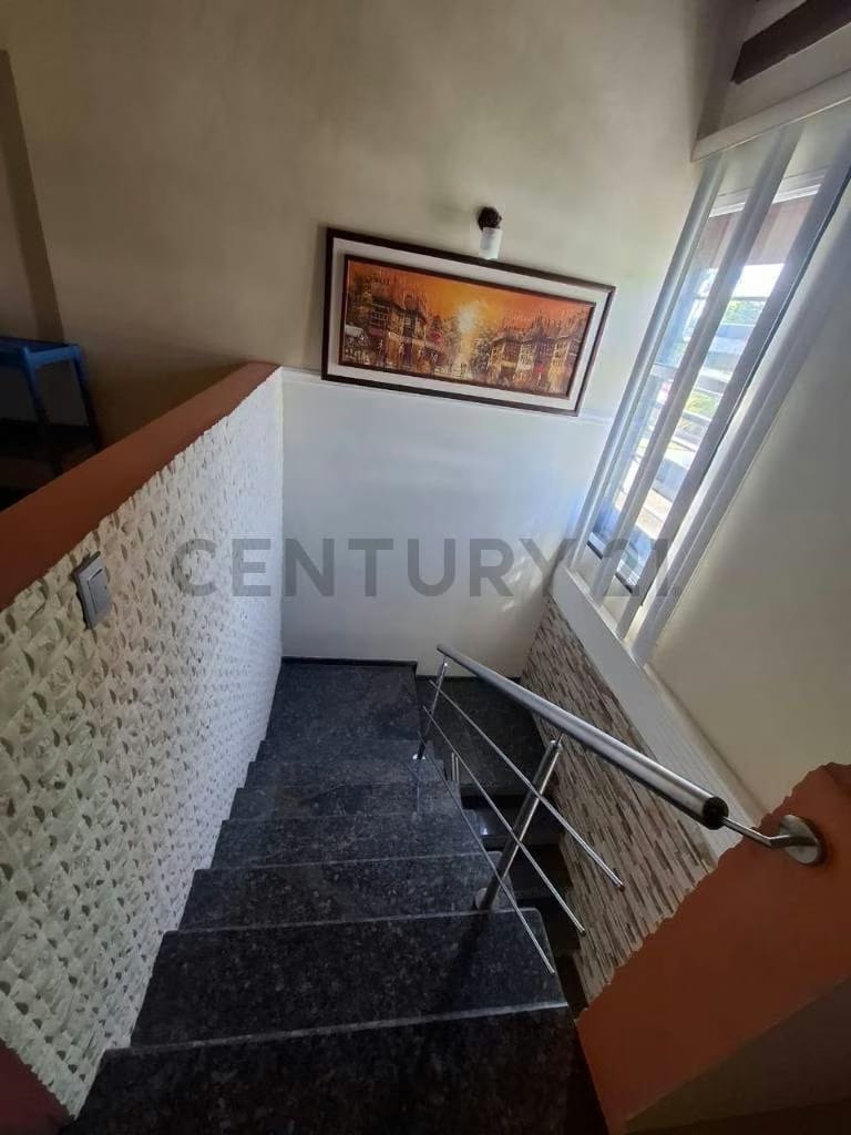 En Venta: Town House en Res. Villa Bahía, Av. Siegart - 12