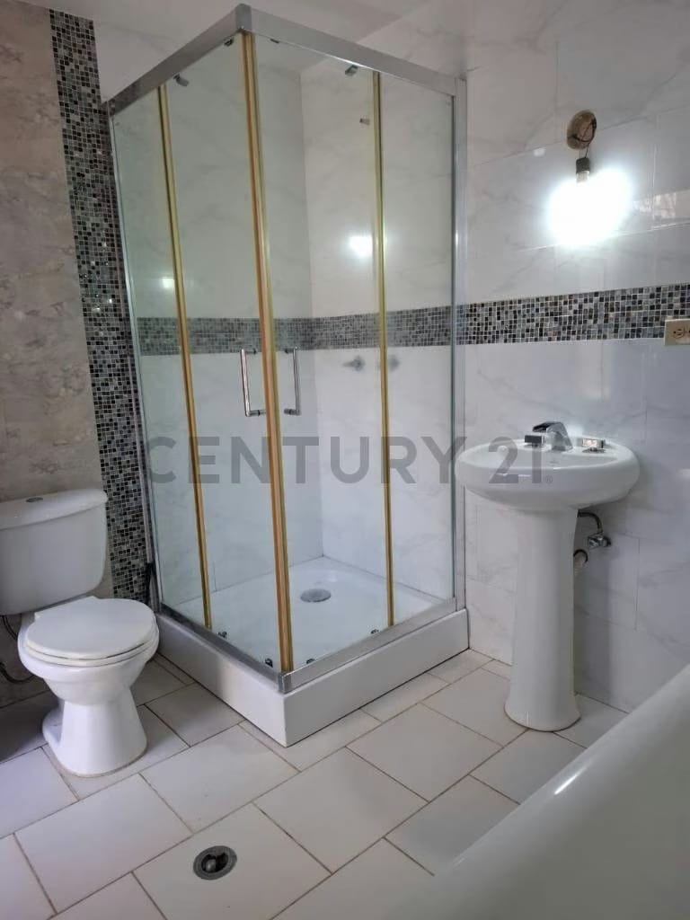 En Venta: Town House en Res. Villa Bahía, Av. Siegart - 13
